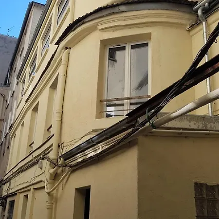 115 - Urban Vuitton Saint Denis Apartment Paris Exterior photo